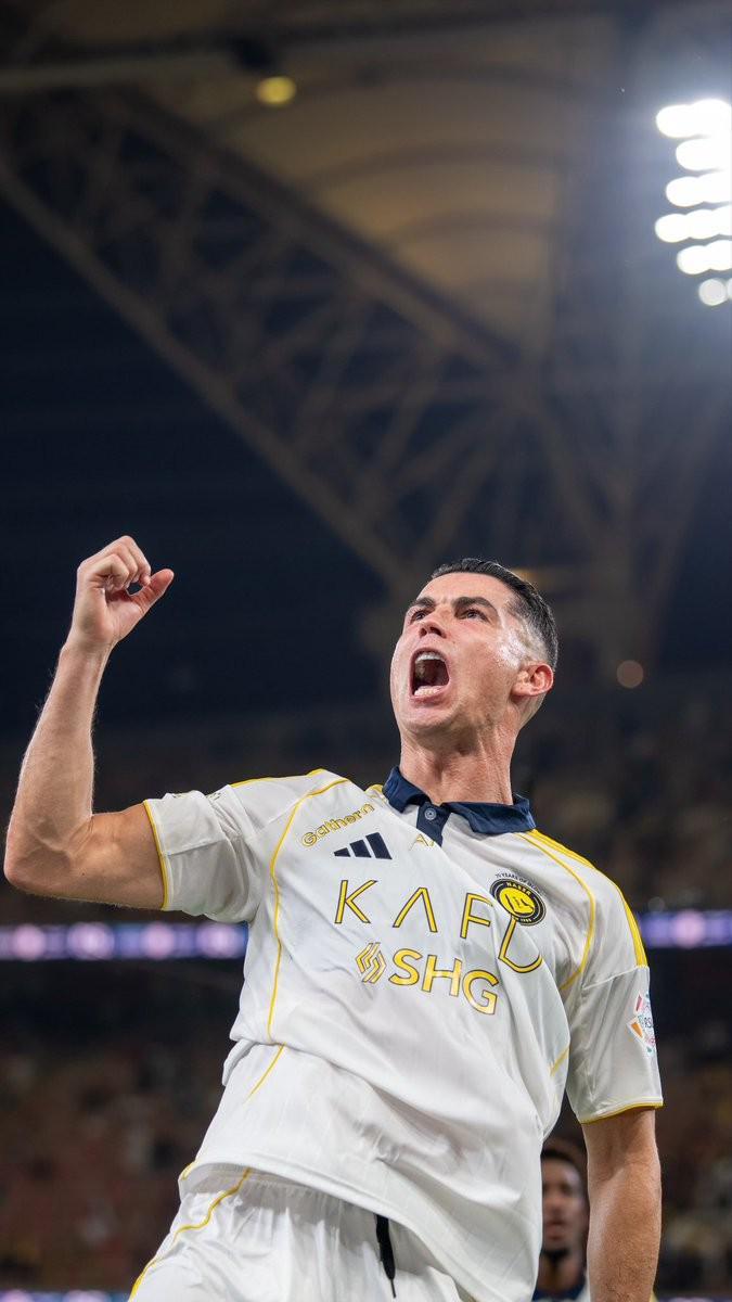 利雅得胜利官方祝C罗41岁生日快乐：传奇仍在不断书写